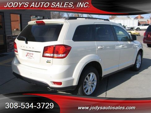Used 2018 Dodge Journey SXT w/ Safe & Sound Group image 31