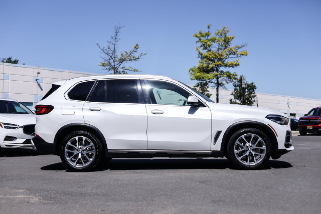 Used 2021 BMW X5 xDrive45e w/ Parking Assistance Package AWD/4WD image 8