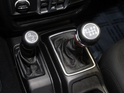 Used 2018 Jeep Wrangler Unlimited Sport S image 7