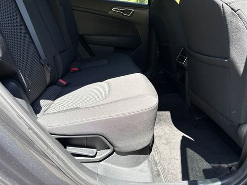Used 2023 Kia Sportage LX AWD/4WD image 15
