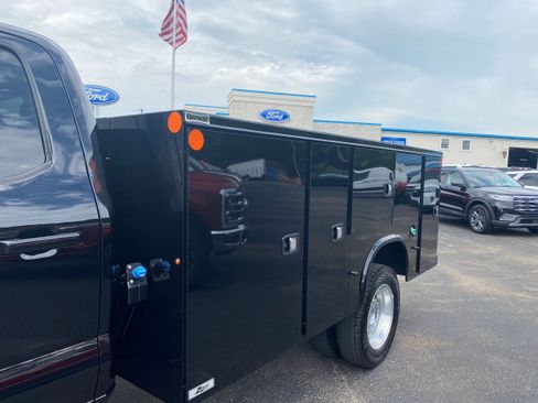 New 2026 Ford F550 4x4 Crew Cab image 21
