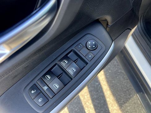 Used 2020 Jeep Cherokee Latitude image 20