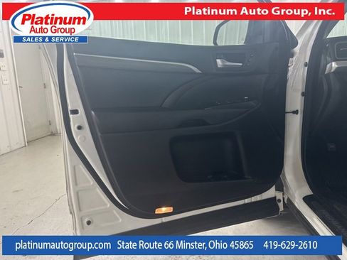 Used 2018 Toyota Highlander Limited image 47