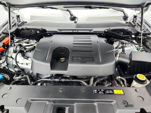 Certified 2022 Land Rover Defender 110 XS Edition image 34