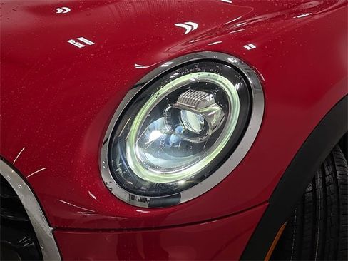 Used 2021 MINI Cooper 4-Door Hardtop w/ 6.5" Touchscreen Package image 30