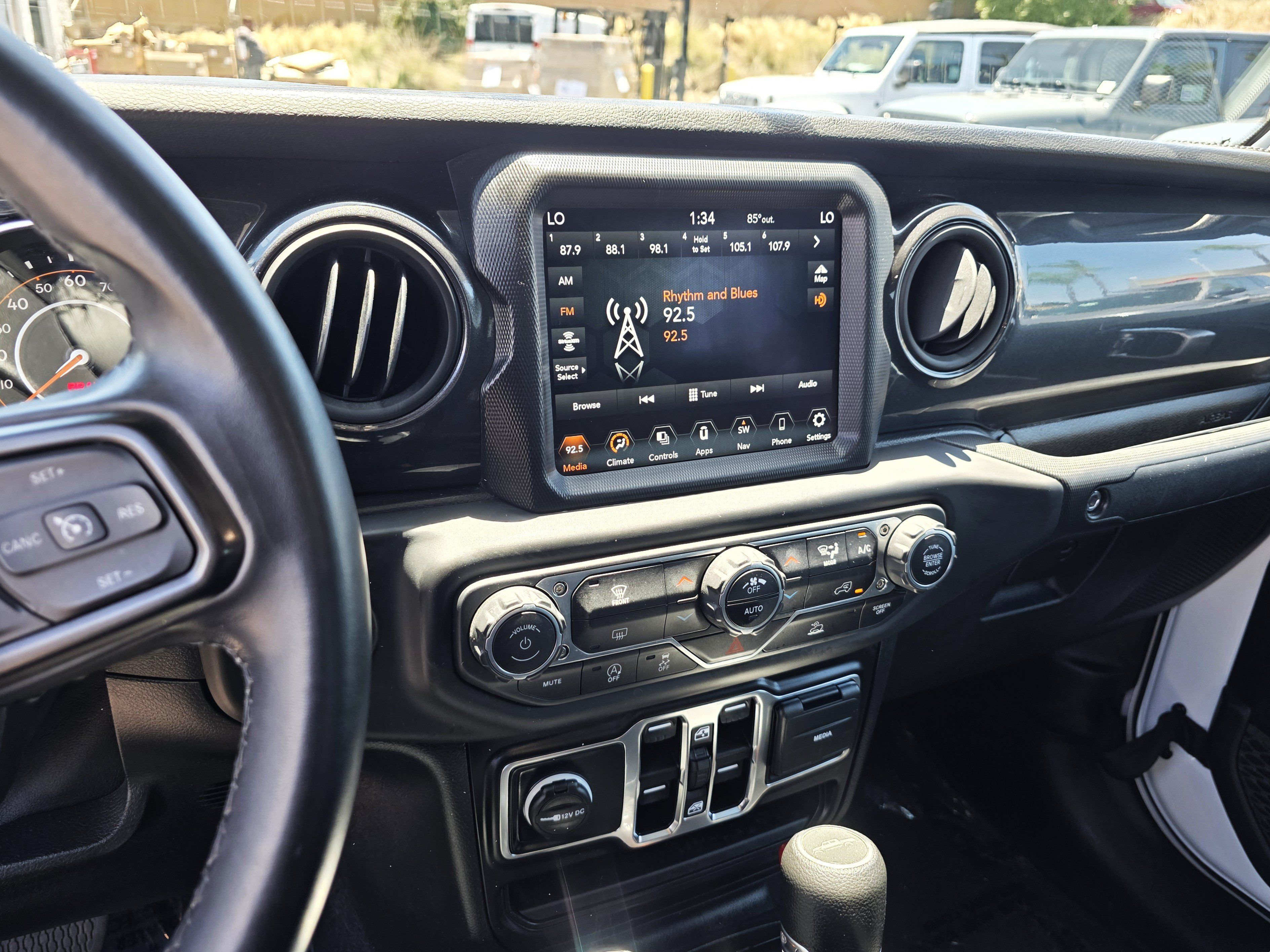 Certified 2021 Jeep Gladiator Sport AWD/4WD image 12