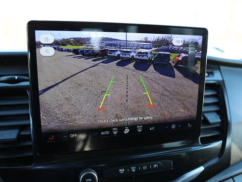 Used 2023 Ford Transit 350 XLT image 27