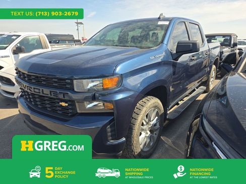 Used 2020 Chevrolet Silverado 1500 Custom w/ Custom Value Package image 1