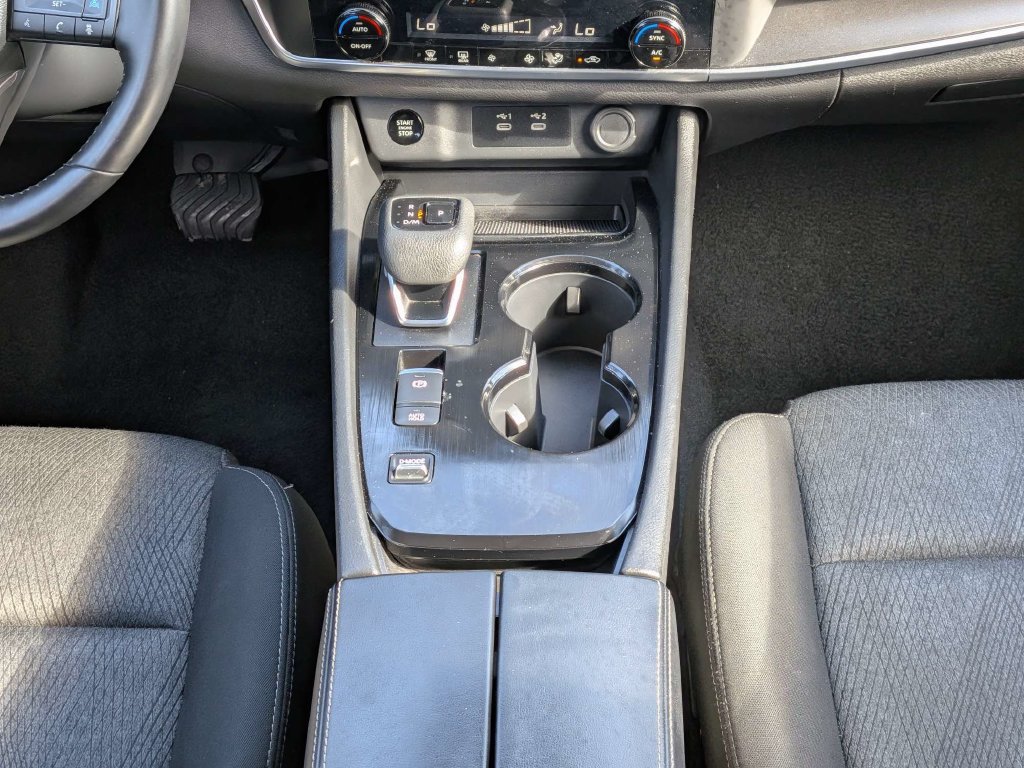 Used 2025 Nissan Rogue SV FWD image 19