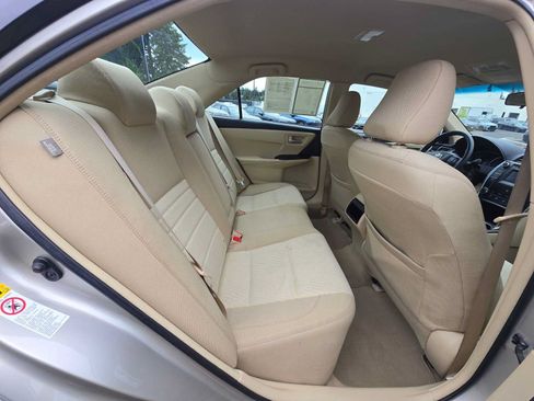 Used 2016 Toyota Camry LE FWD image 12