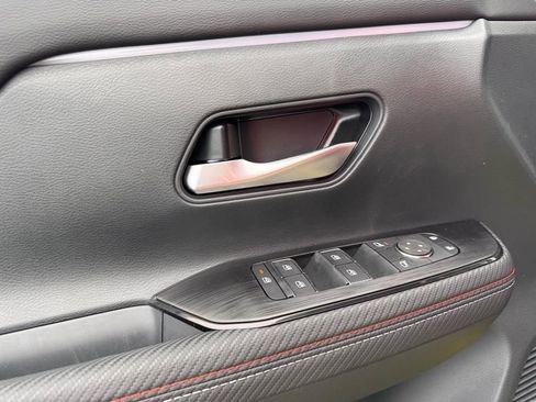 Certified 2025 Nissan Kicks SR image 19