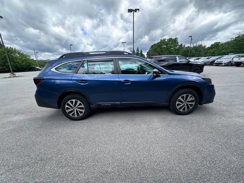 Used 2022 Subaru Outback AWD/4WD image 2