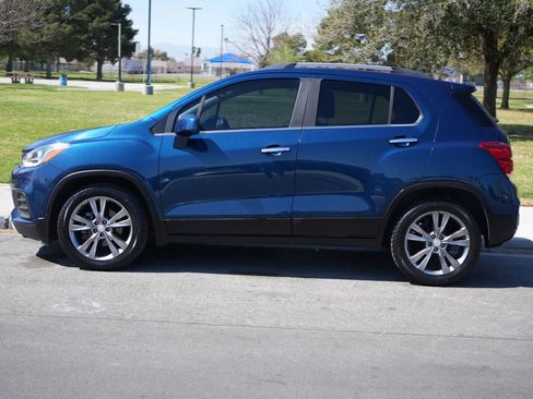 Used 2020 Chevrolet Trax LT w/ Driver Confidence Package image 3