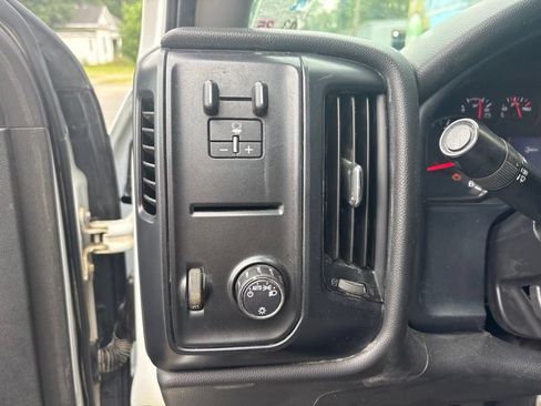 Used 2019 Chevrolet Silverado 1500 W/T w/ WT Convenience Package AWD/4WD image 14