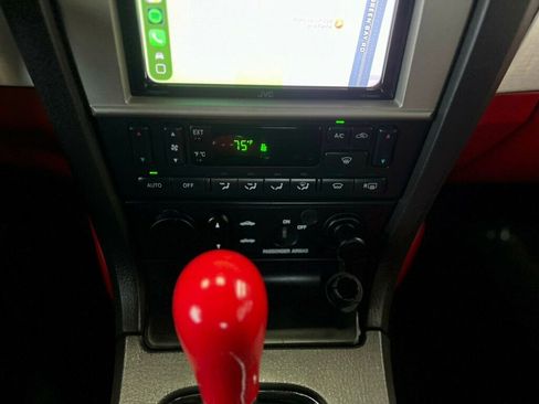 Used 2002 Ford Thunderbird image 21