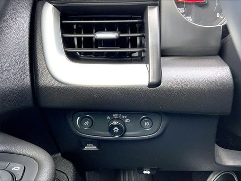Used 2023 GMC Terrain SLT w/ Elevation Edition FWD image 33
