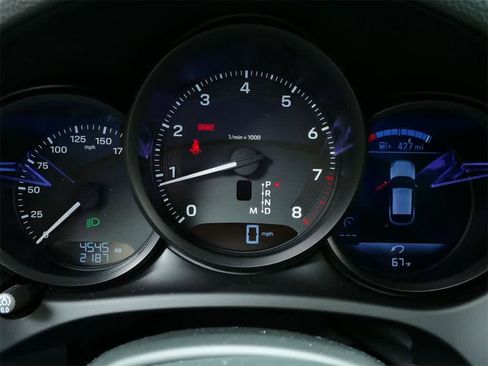 Used 2025 Porsche Macan image 27