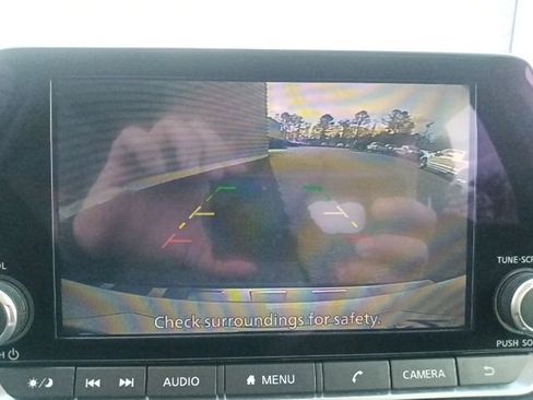 Used 2023 Nissan Rogue SV image 22