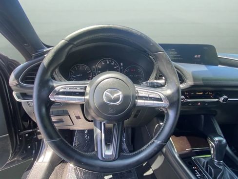 Used 2019 MAZDA MAZDA3 Hatchback FWD image 18