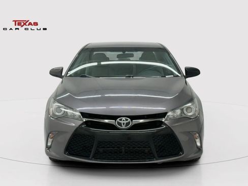 Used 2016 Toyota Camry SE image 4