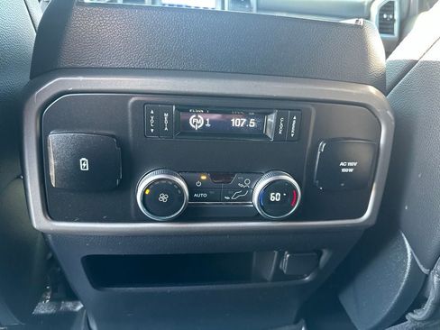 Used 2020 Ford Expedition XLT w/ Equipment Group 202A RWD image 21