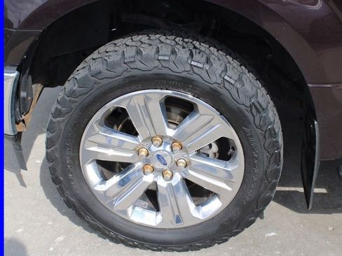 Used 2018 Ford F150 XLT w/ Equipment Group 302A Luxury image 11