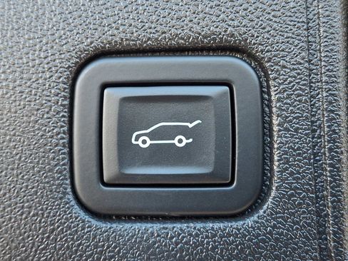 Used 2023 GMC Terrain SLE w/ Driver Convenience Package AWD/4WD image 28