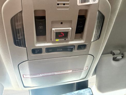 Used 2023 Toyota Highlander Platinum image 30