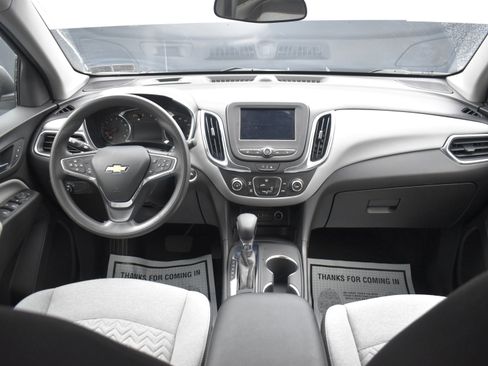 Used 2022 Chevrolet Equinox LS w/ LS Convenience Package FWD image 10