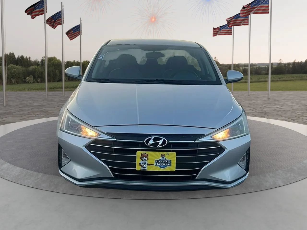 Used 2019 Hyundai Elantra SE FWD image 2