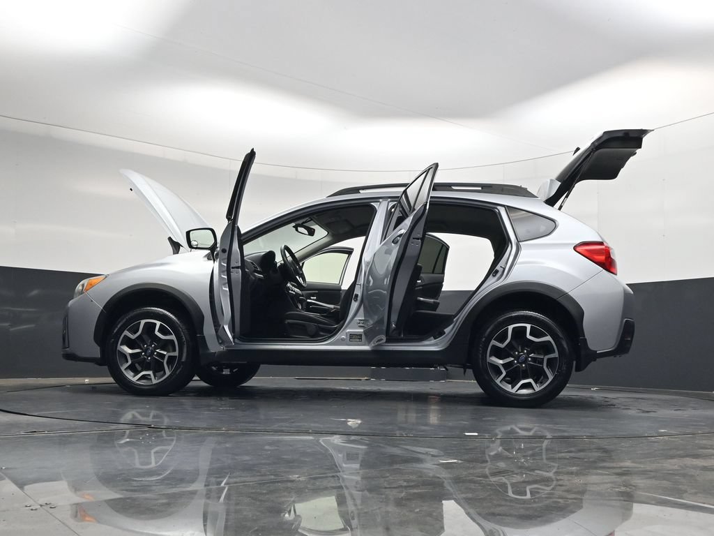 Used 2017 Subaru Crosstrek 2.0i Premium AWD/4WD image 42