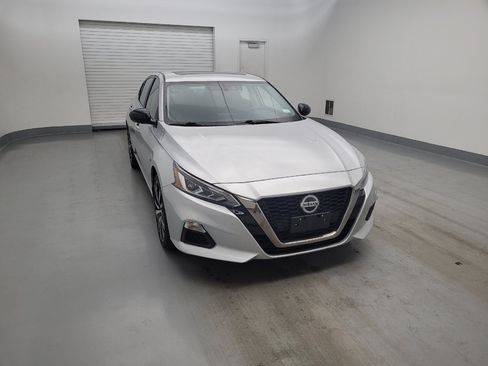 Used 2019 Nissan Altima 2.5 SR w/ SR Premium Package AWD/4WD image 14