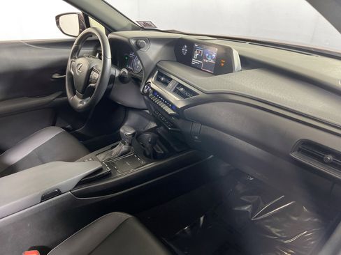 Used 2019 Lexus UX 250h image 28