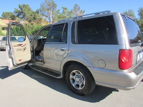 Used 2000 Lincoln Navigator Base 4dr SUV image 7