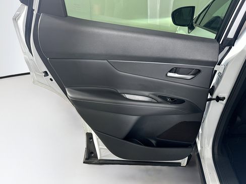Used 2025 Nissan Murano SV FWD image 25