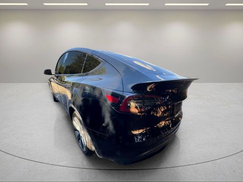 Used 2022 Tesla Model Y Performance AWD/4WD image 6