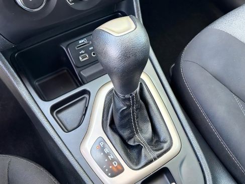 Used 2015 Jeep Cherokee Sport FWD image 26