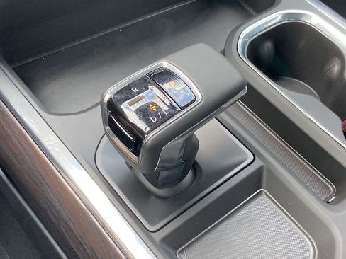 Used 2025 GMC Sierra 1500 SLT w/ SLT Premium Package image 12