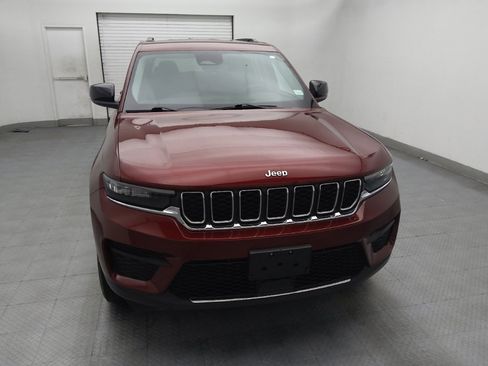 Used 2023 Jeep Grand Cherokee Laredo AWD/4WD image 14