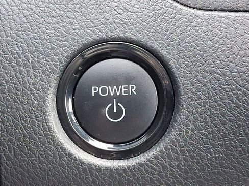 Used 2025 Toyota Camry LE image 27