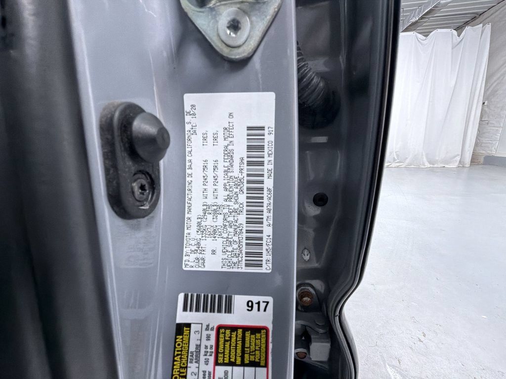 Used 2021 Toyota Tacoma SR5 AWD/4WD image 15