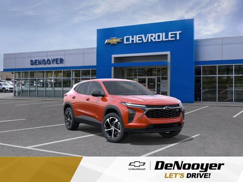 Used 2024 Chevrolet Trax RS w/ Driver Confidence Package image 1