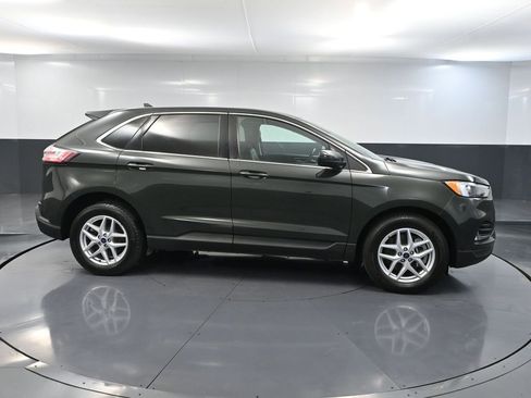 Used 2022 Ford Edge SEL w/ Convenience Package image 4