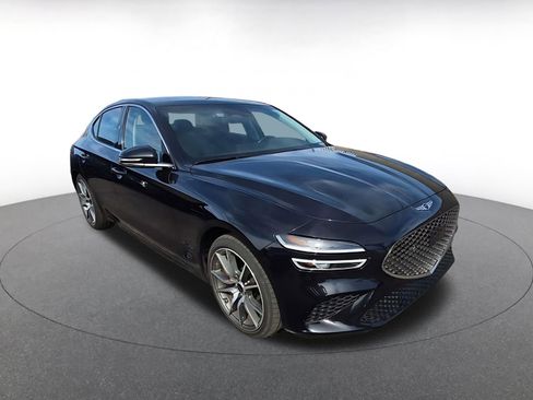 Used 2025 Genesis G70 2.5T image 1