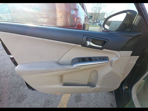 Used 2012 Toyota Camry XLE image 14