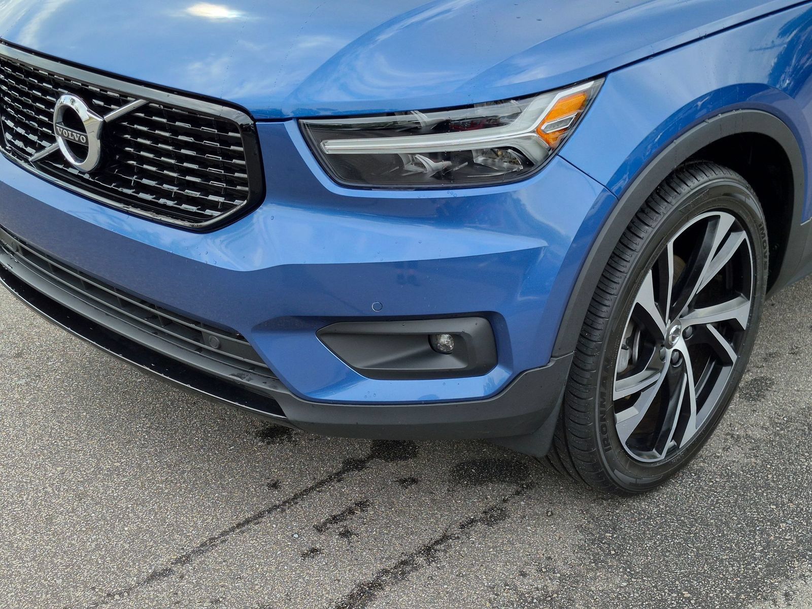 Used 2021 Volvo XC40 T5 R-Design w/ Climate Package AWD/4WD image 9