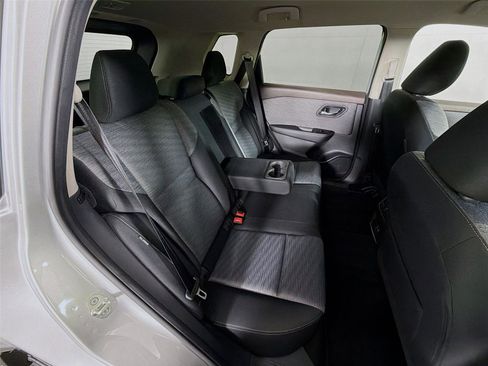 Used 2023 Nissan Rogue SV AWD/4WD image 24
