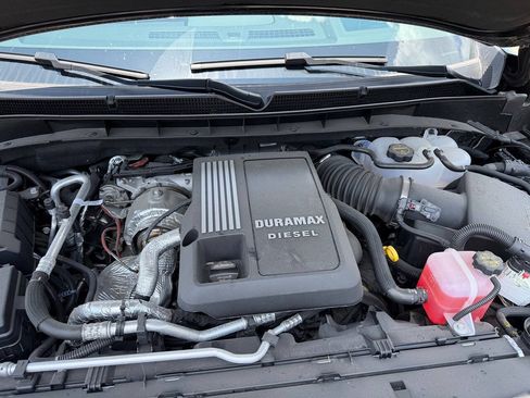 Used 2026 GMC Yukon Denali Ultimate w/ LPO, Floor Liner Package AWD/4WD image 5