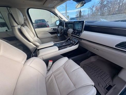 Used 2021 Lincoln Navigator L Reserve w/ Luxury Package AWD/4WD image 33