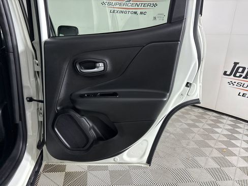 Used 2022 Jeep Renegade Altitude w/ Convenience Group image 26